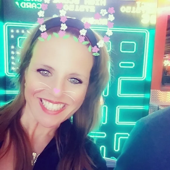 EVERYTHING - Picture 1 of 1